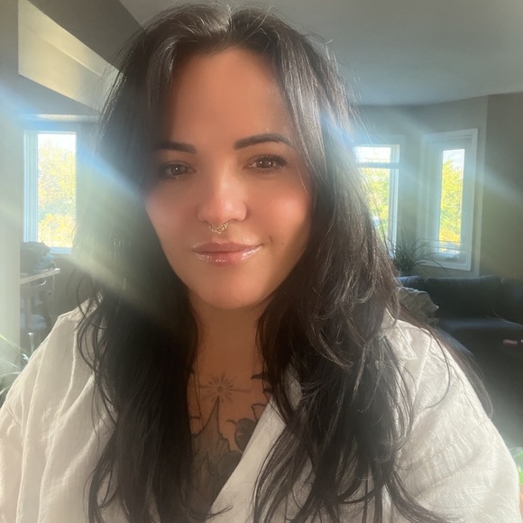 Meet your Posher, Christine - Picture 2 of 2